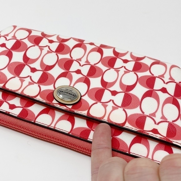 Coach Wristlet Go Go Peyton Dream Signature C Print Pink - Picture 10 of 13